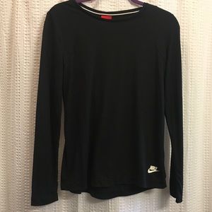 Nike top